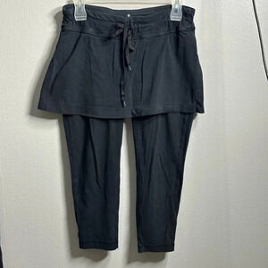 Athleta‎ Size Small 2 in 1 Capri Leggings Skirt Black Athletic Womens Stretch